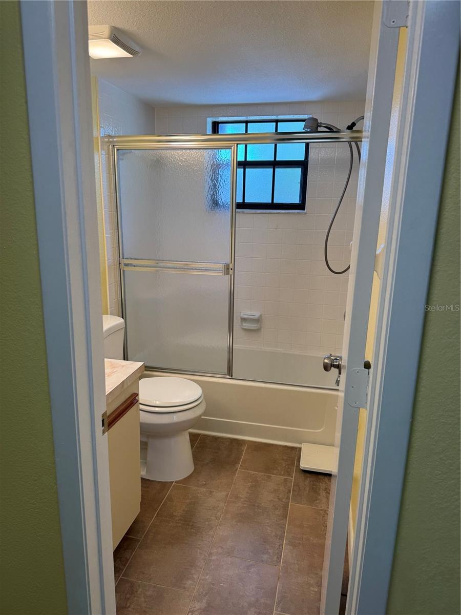 Image 22 of 26 For 19505 Quesada Avenue B203