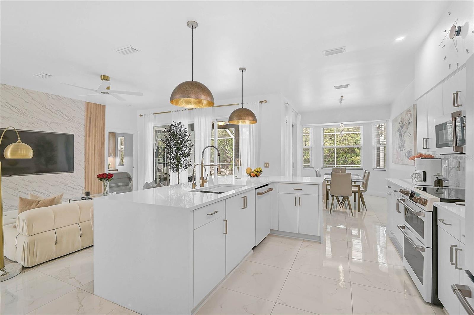 Image 6 of 36 For 4146 Westbourne Circle