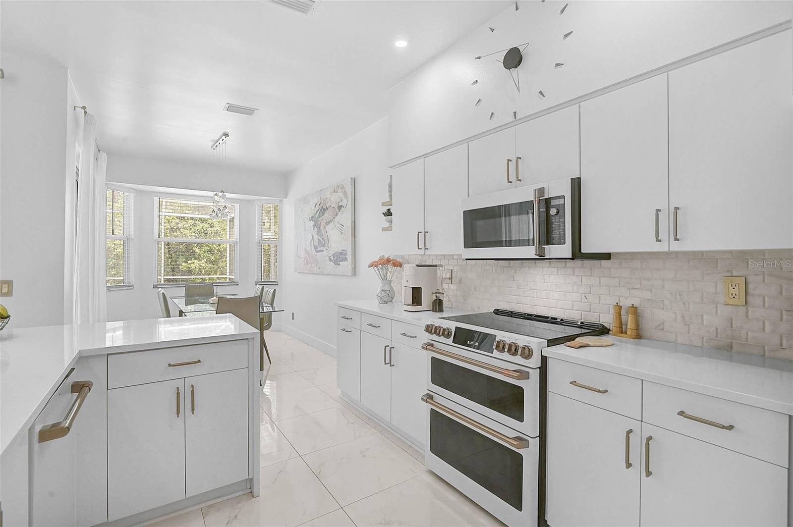 Image 9 of 36 For 4146 Westbourne Circle