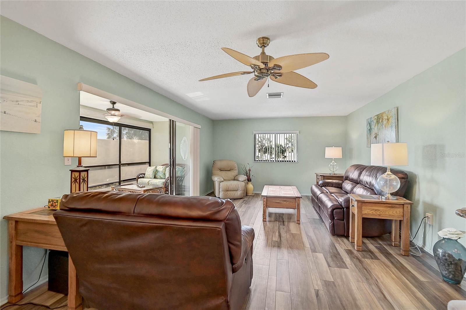 Image 18 of 36 For 1697 Northampton Street 1699-d