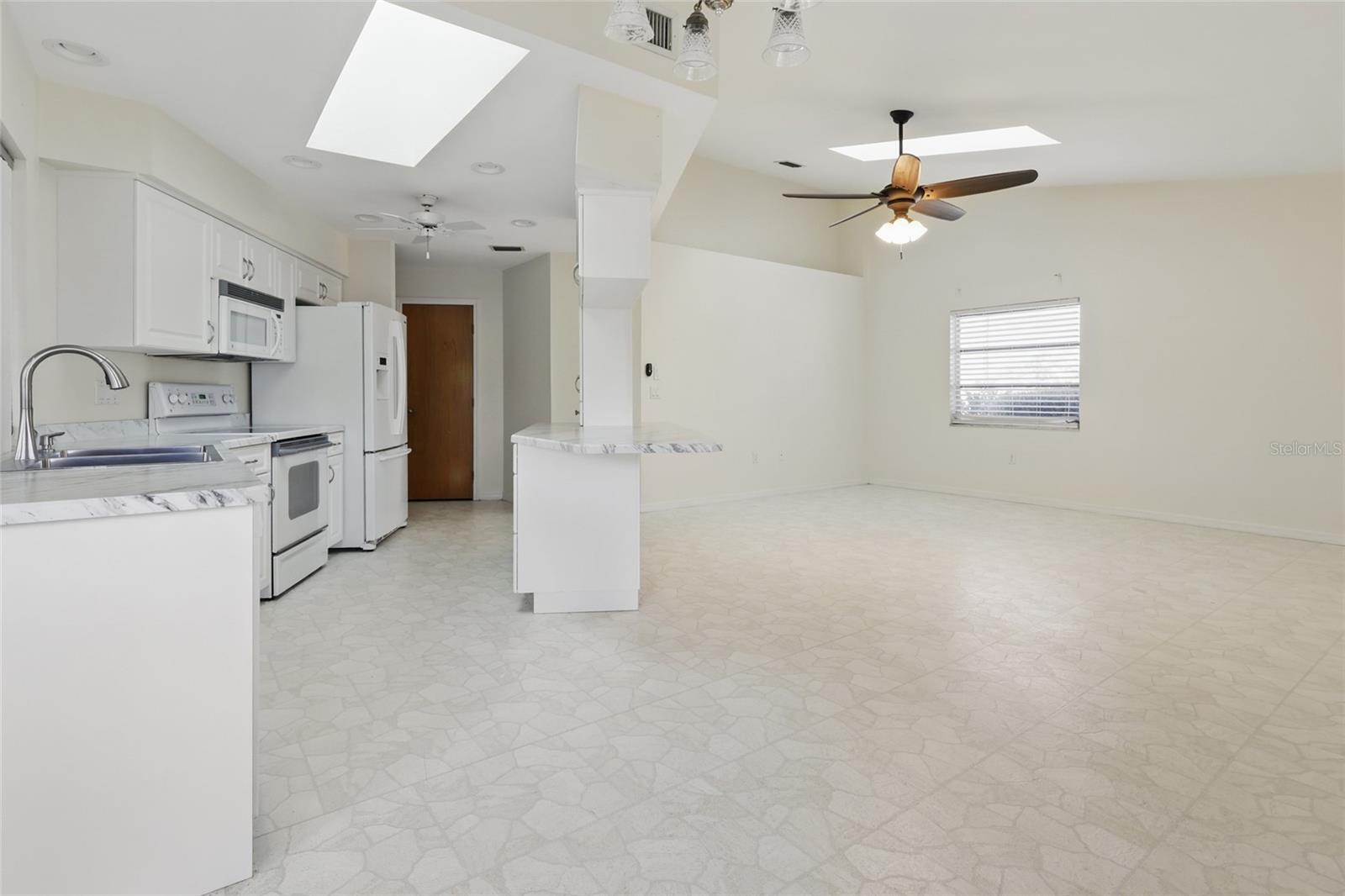 Image 12 of 26 For 23116 Amethyst Avenue