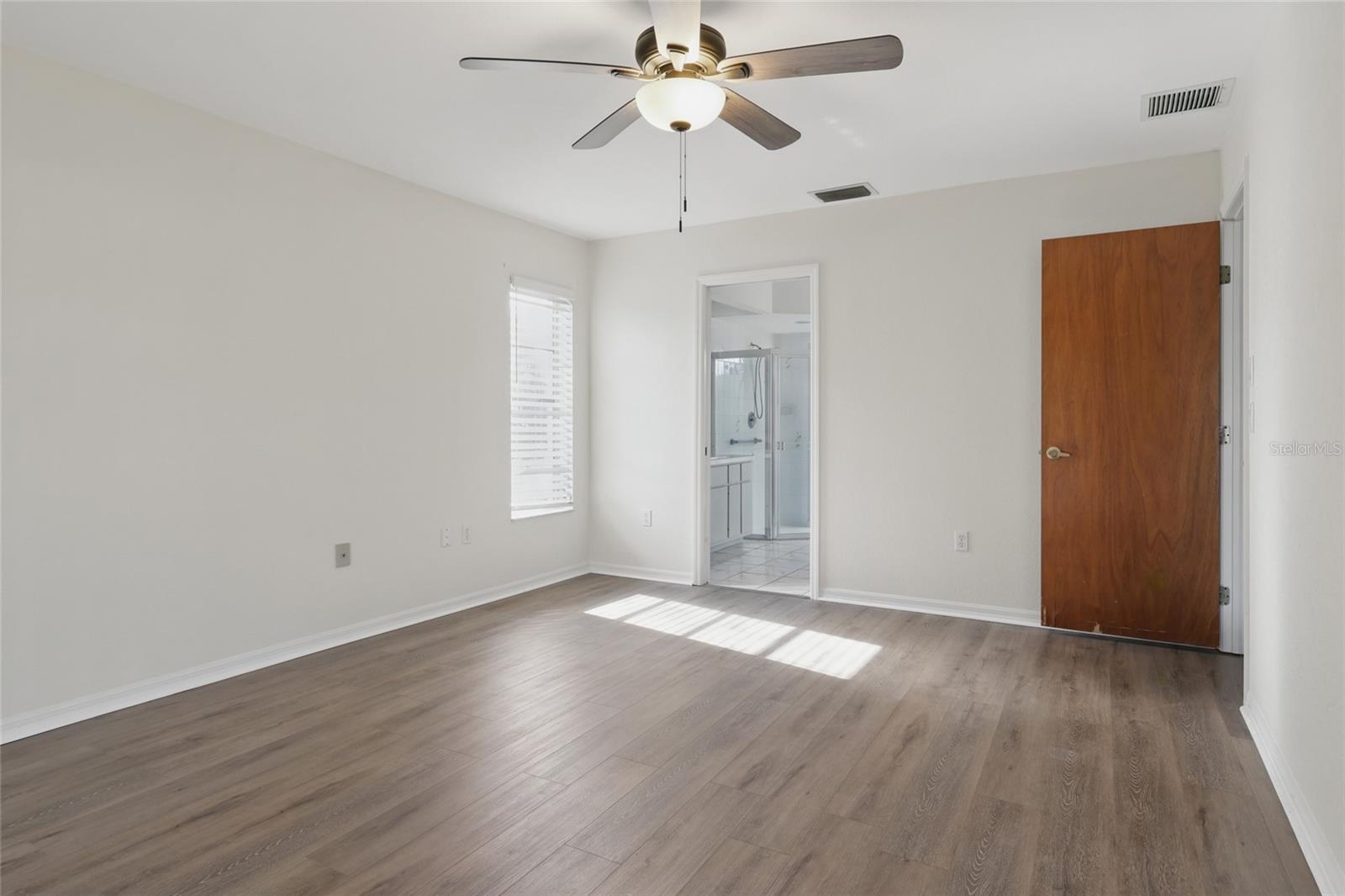 Image 17 of 26 For 23116 Amethyst Avenue