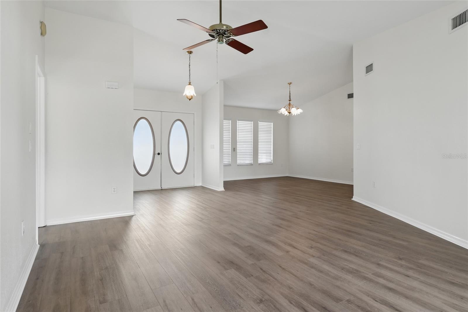 Image 3 of 26 For 23116 Amethyst Avenue