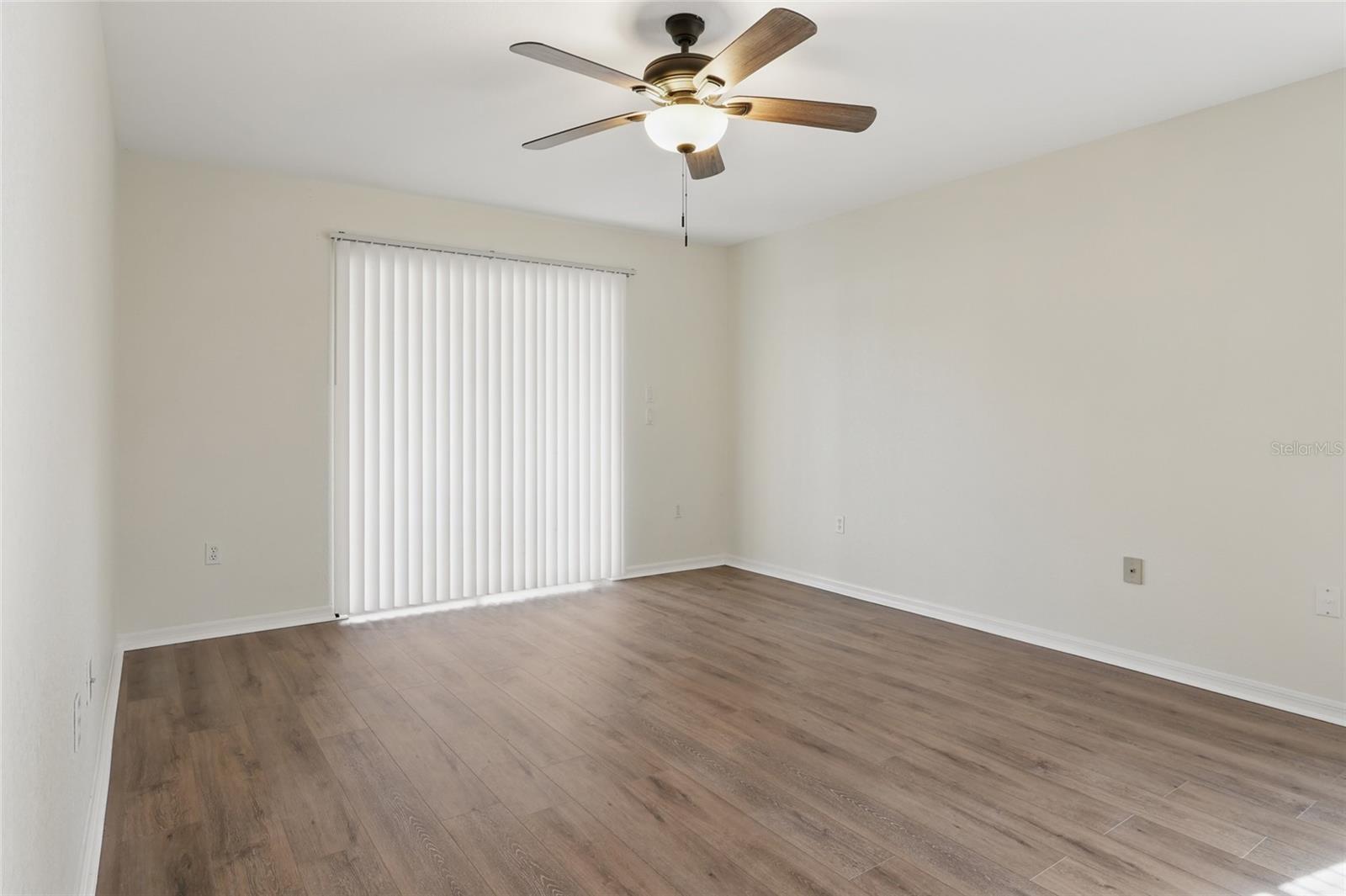 Image 6 of 26 For 23116 Amethyst Avenue