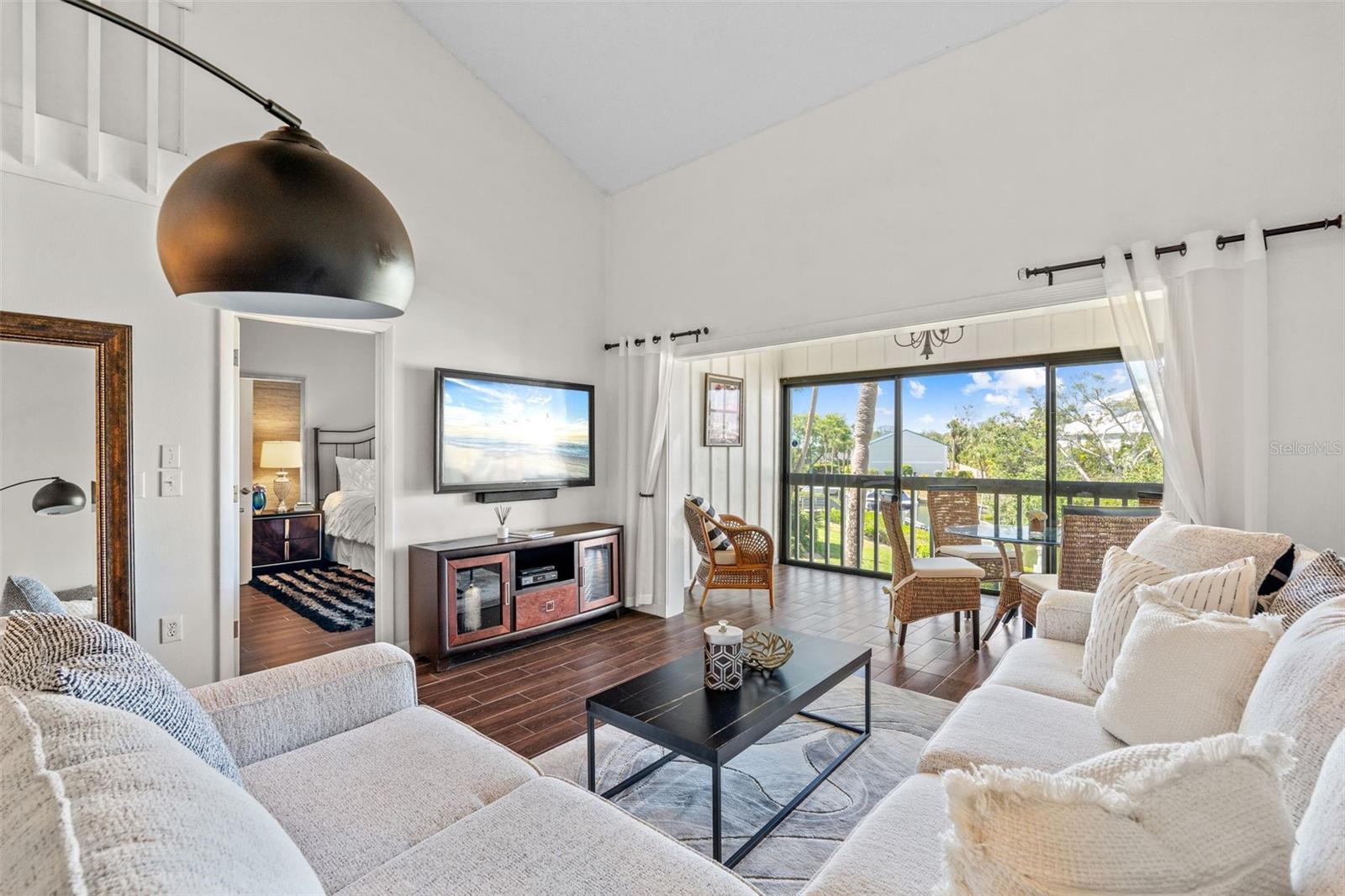 Image 14 of 49 For 1233 Dockside Place 207