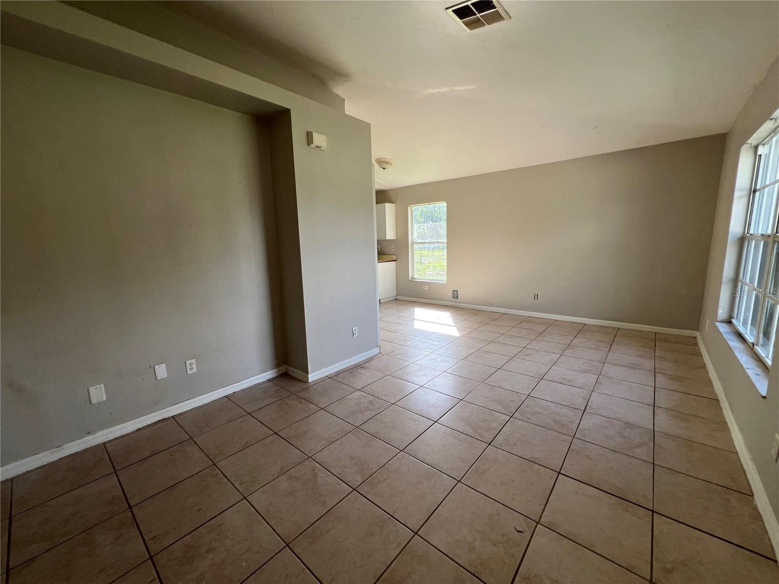 Image 12 of 15 For 4869-4871 Leonard Boulevard S