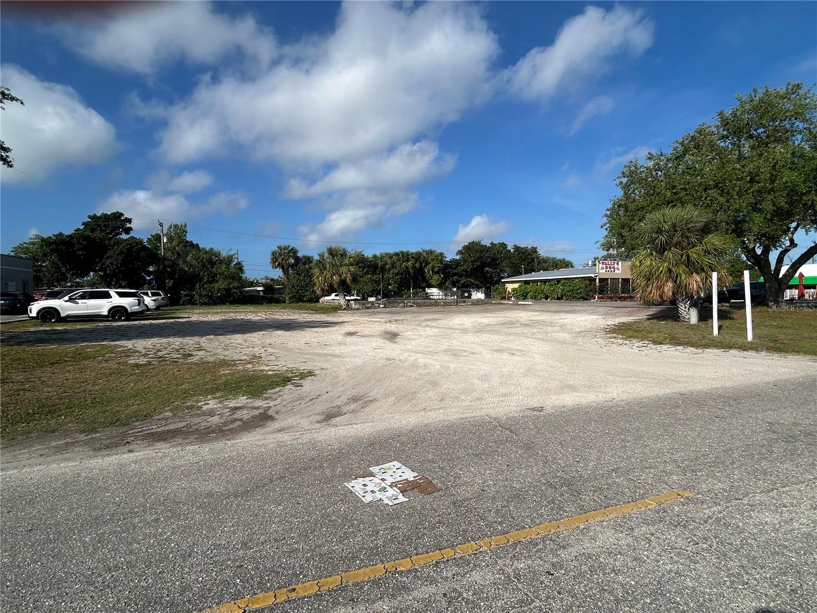 Image 2 of 5 For 3601 Tamiami Trail
