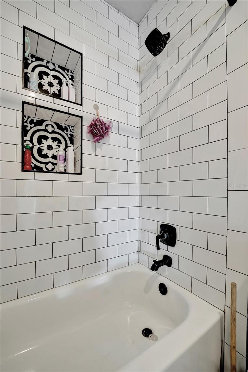 Image 16 of 32 For 229 42nd Street W