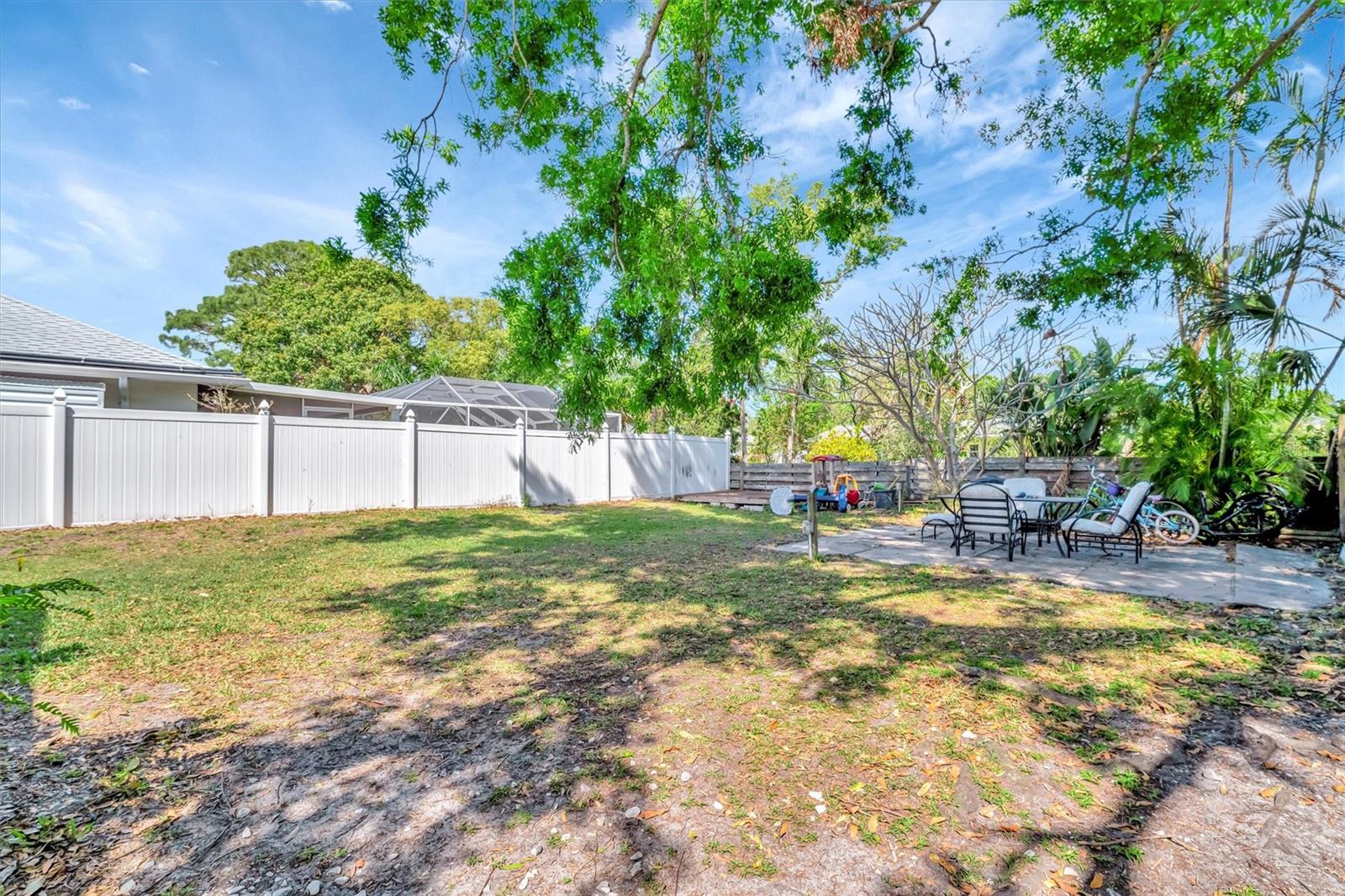 Image 22 of 32 For 229 42nd Street W