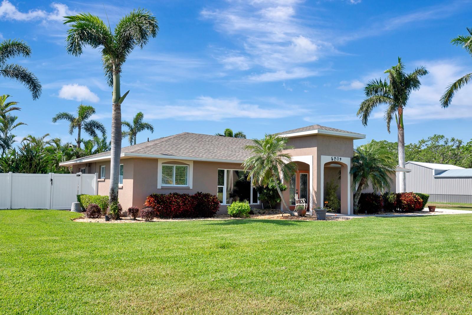 Image 4 of 57 For 5209 26th Avenue W