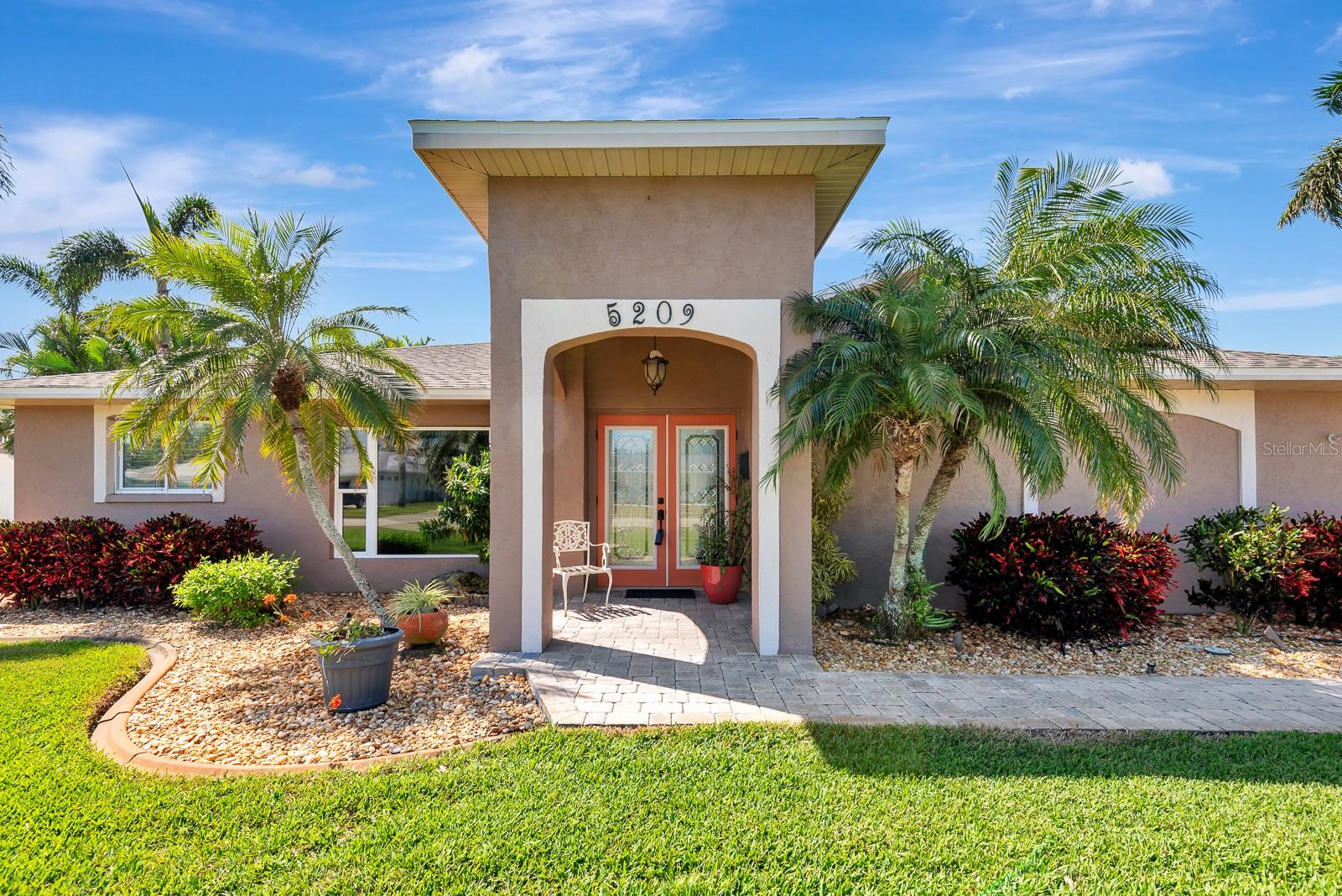 Image 7 of 57 For 5209 26th Avenue W