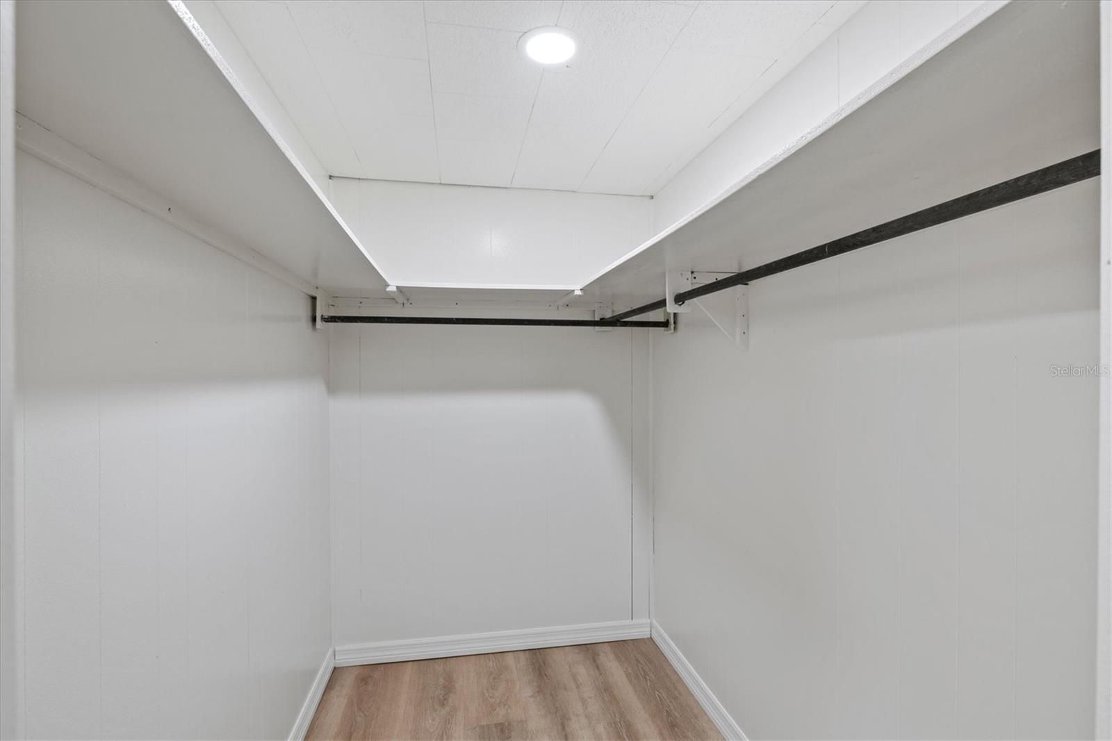 Image 20 of 61 For 231 Southwinds Drive