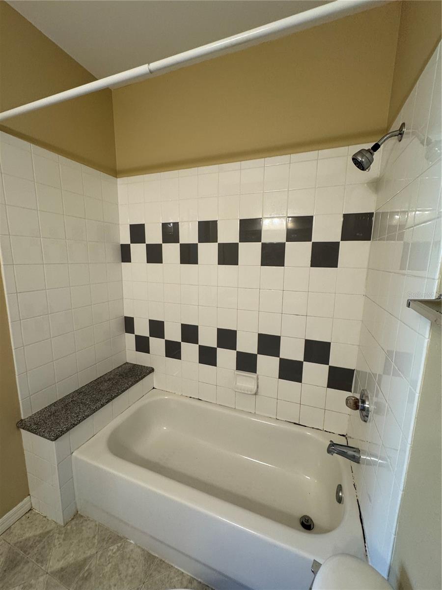 Image 24 of 27 For 7605 Plantation Circle N-a