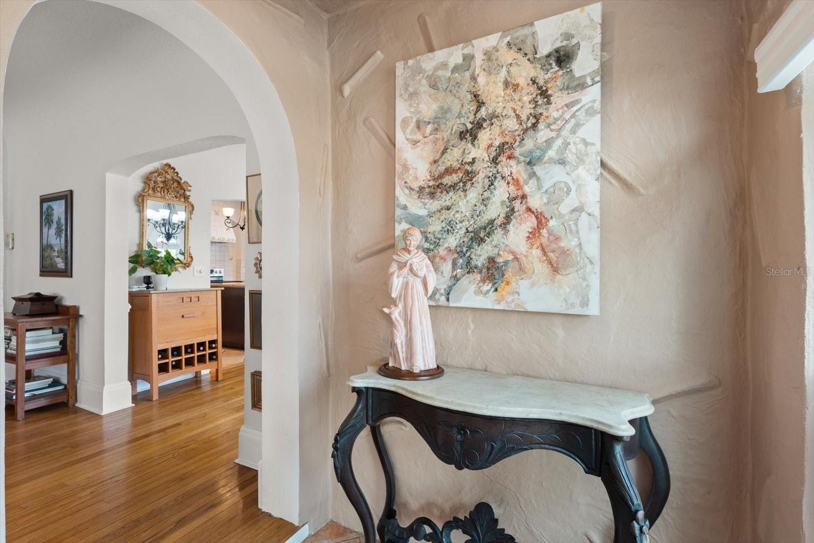 Listing photo id 8 for 4109 Riverview Boulevard