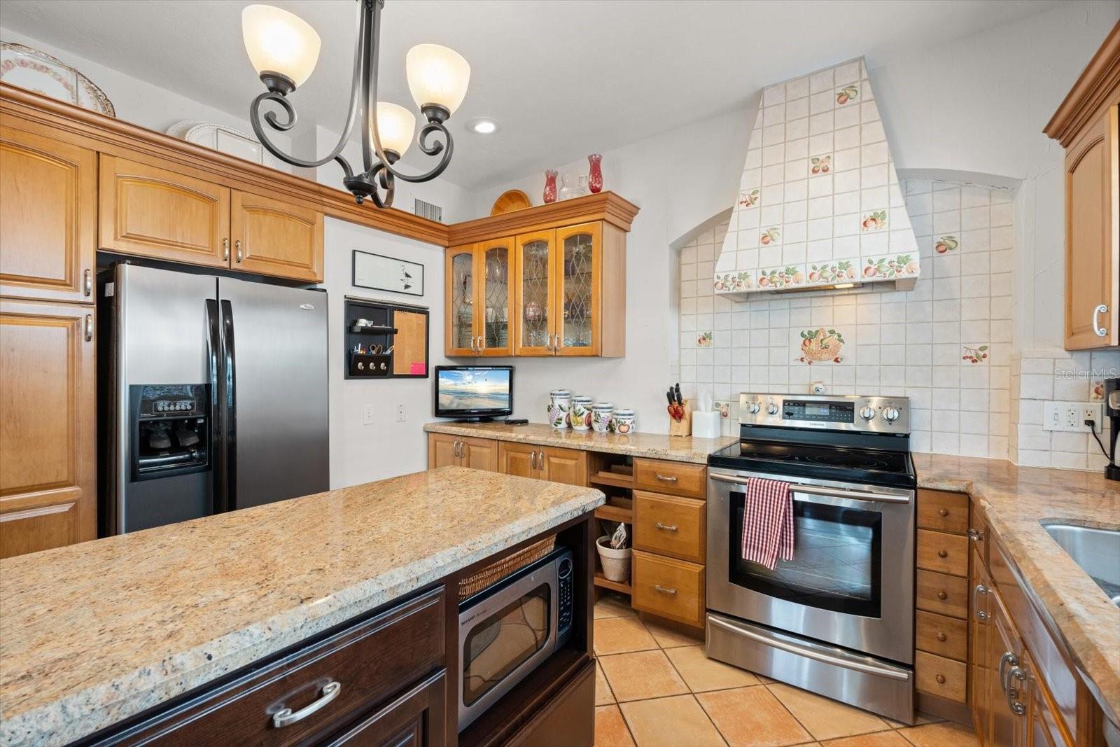 Listing photo id 14 for 4109 Riverview Boulevard