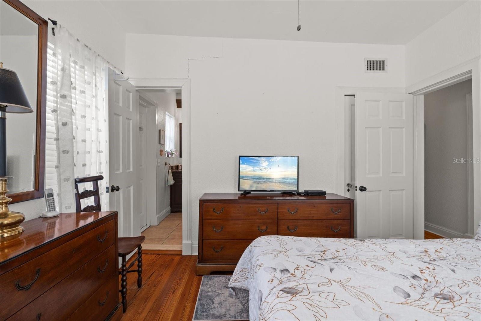 Listing photo id 20 for 4109 Riverview Boulevard