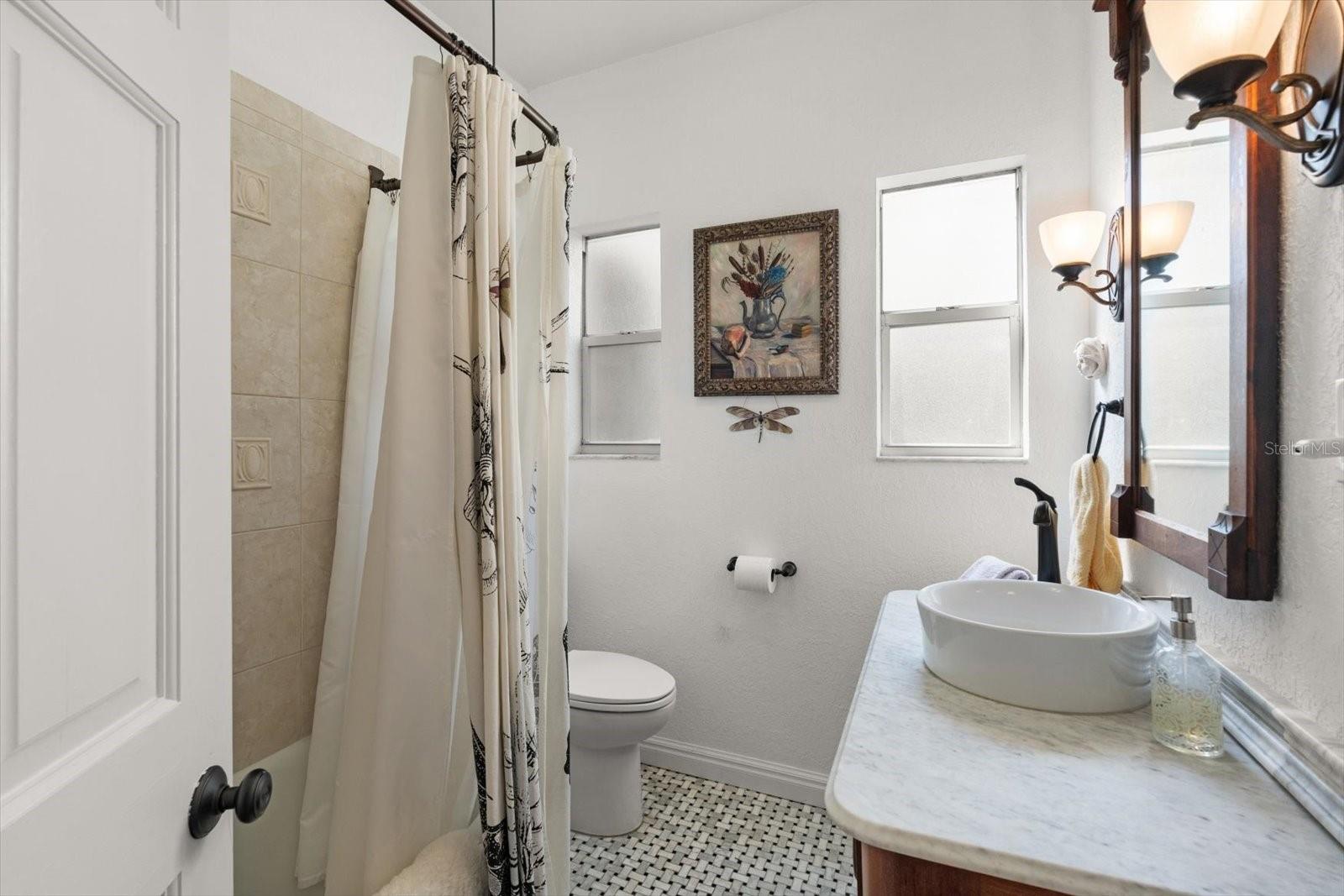Listing photo id 24 for 4109 Riverview Boulevard