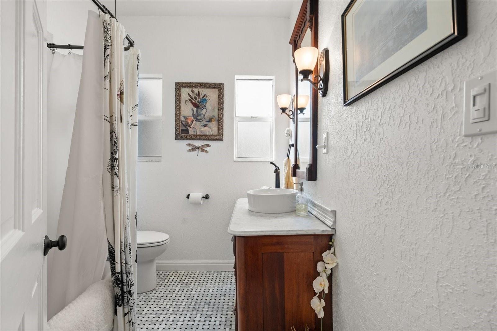 Listing photo id 25 for 4109 Riverview Boulevard
