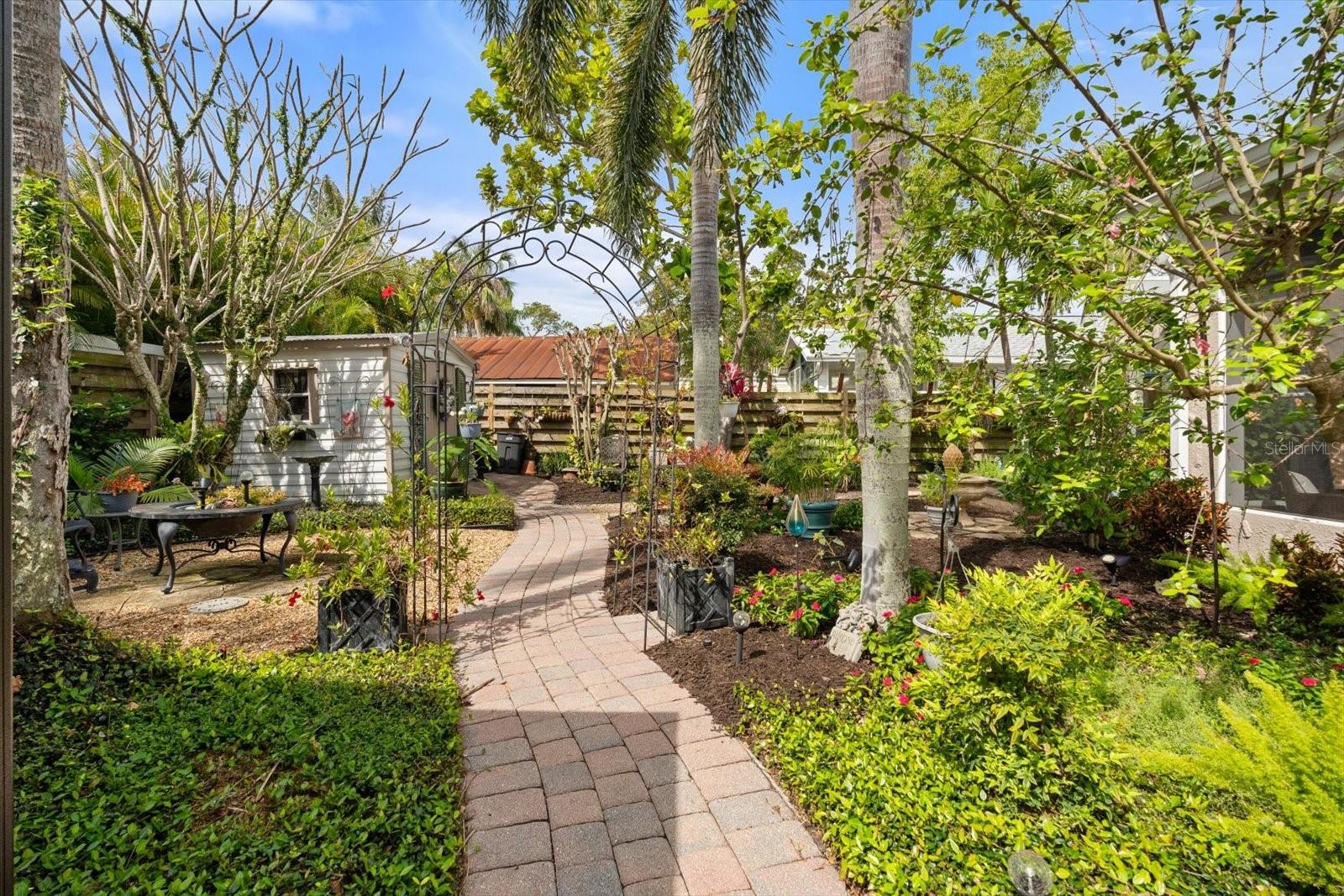 Listing photo id 30 for 4109 Riverview Boulevard