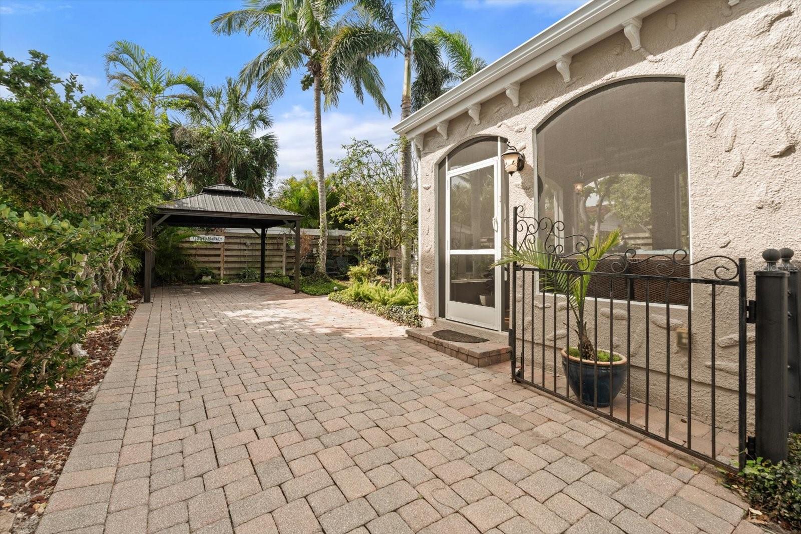 Listing photo id 34 for 4109 Riverview Boulevard