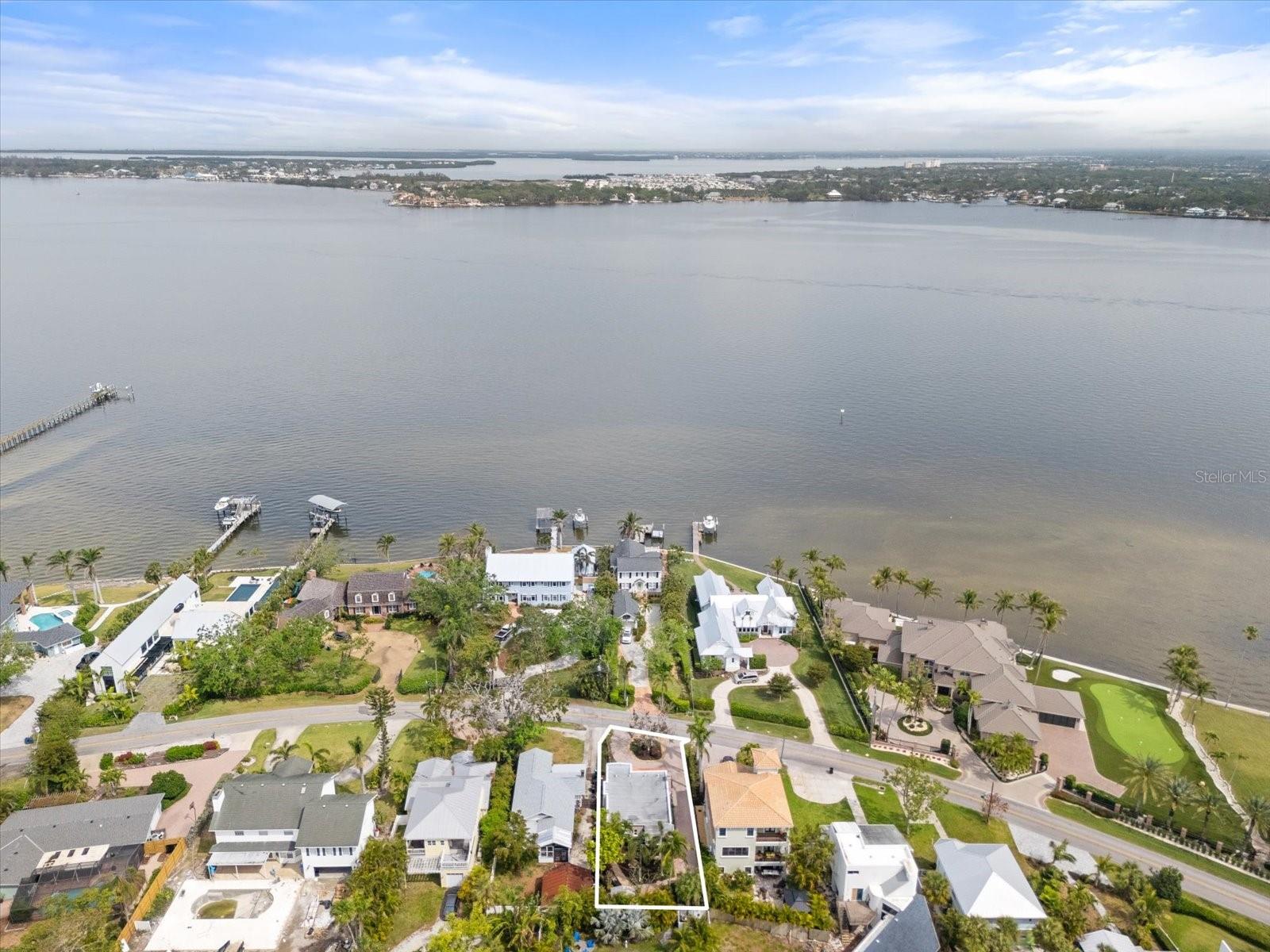 Listing photo id 38 for 4109 Riverview Boulevard