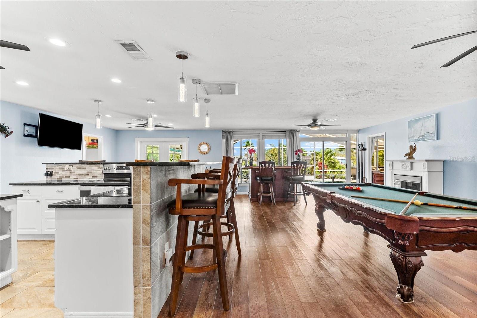 Image 11 of 51 For 5563 America Drive