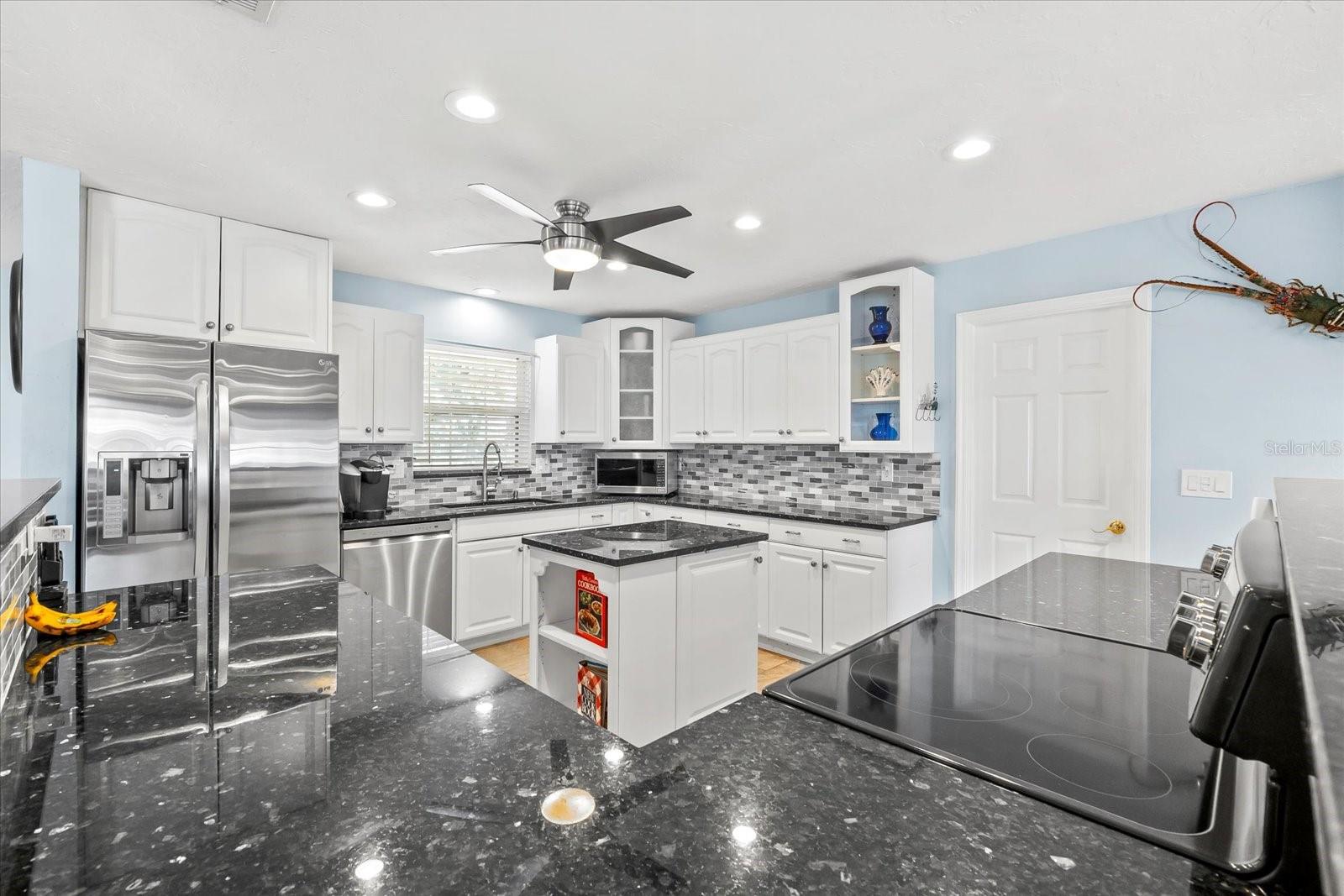 Image 7 of 51 For 5563 America Drive