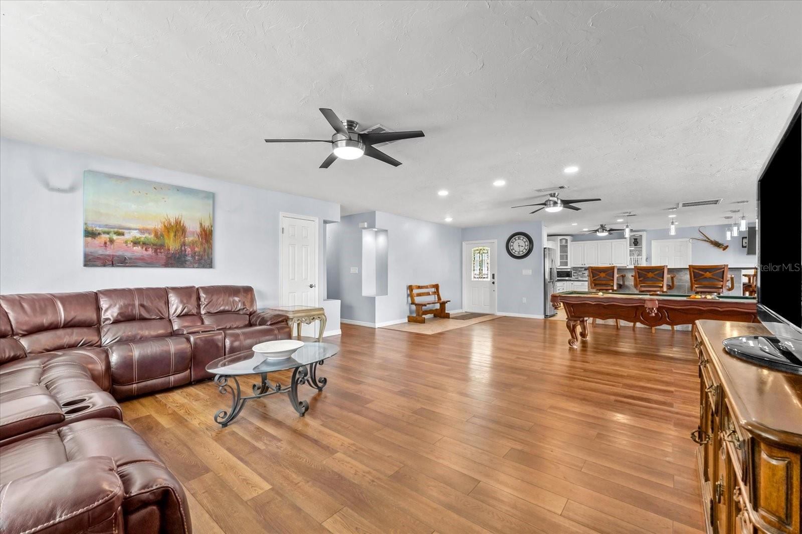 Image 8 of 51 For 5563 America Drive