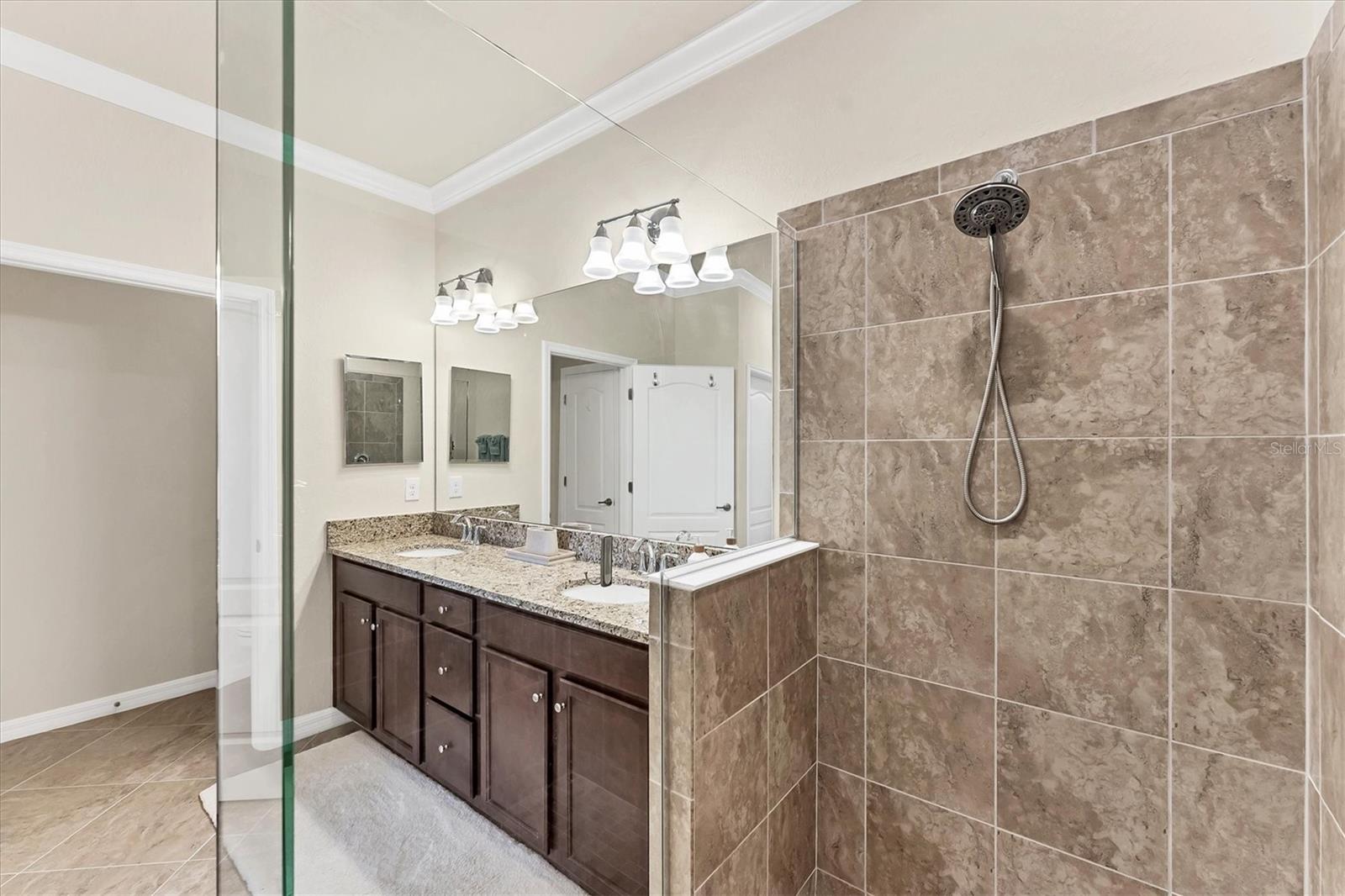 Image 19 of 47 For 10072 Cozy Grove Drive