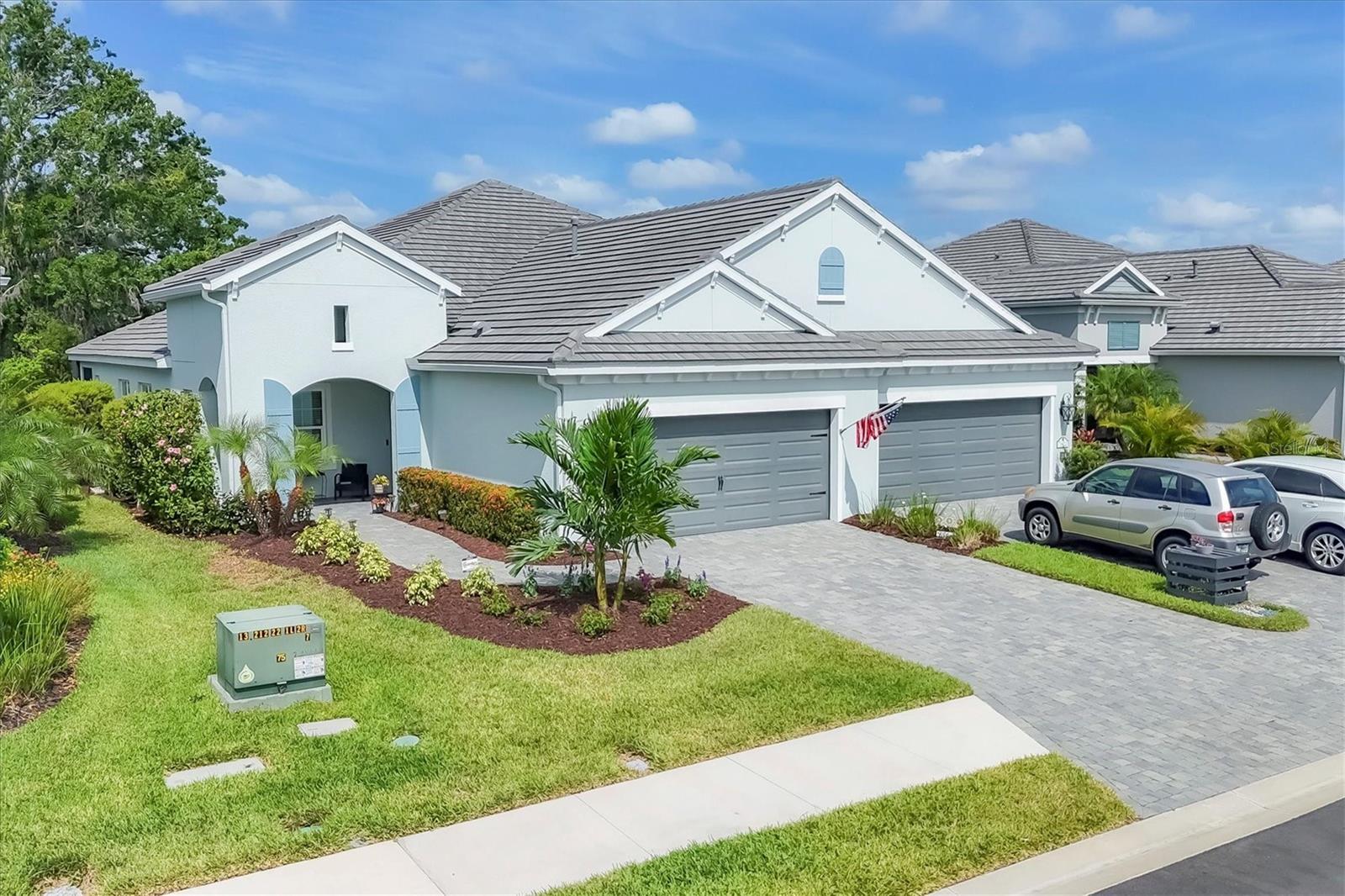 Image 8 of 71 For 2628 Sapphire Blue Lane
