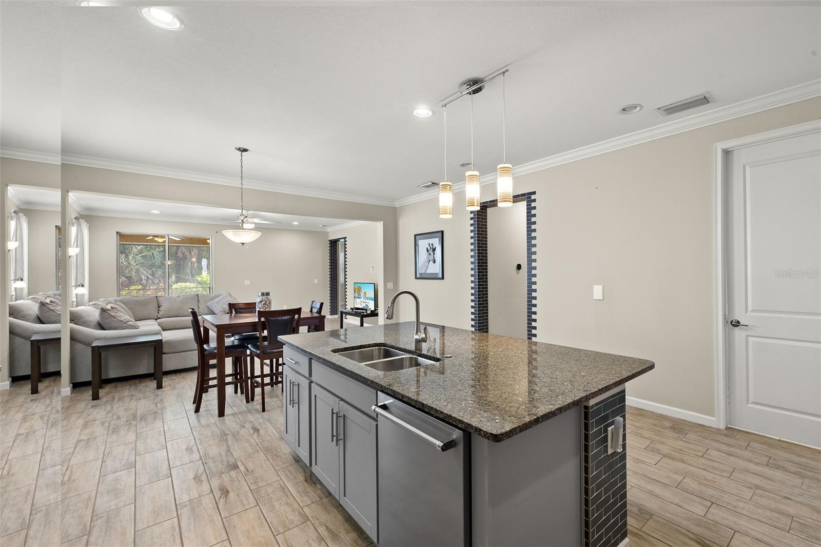 Image 14 of 44 For 11499 Renaissance Boulevard