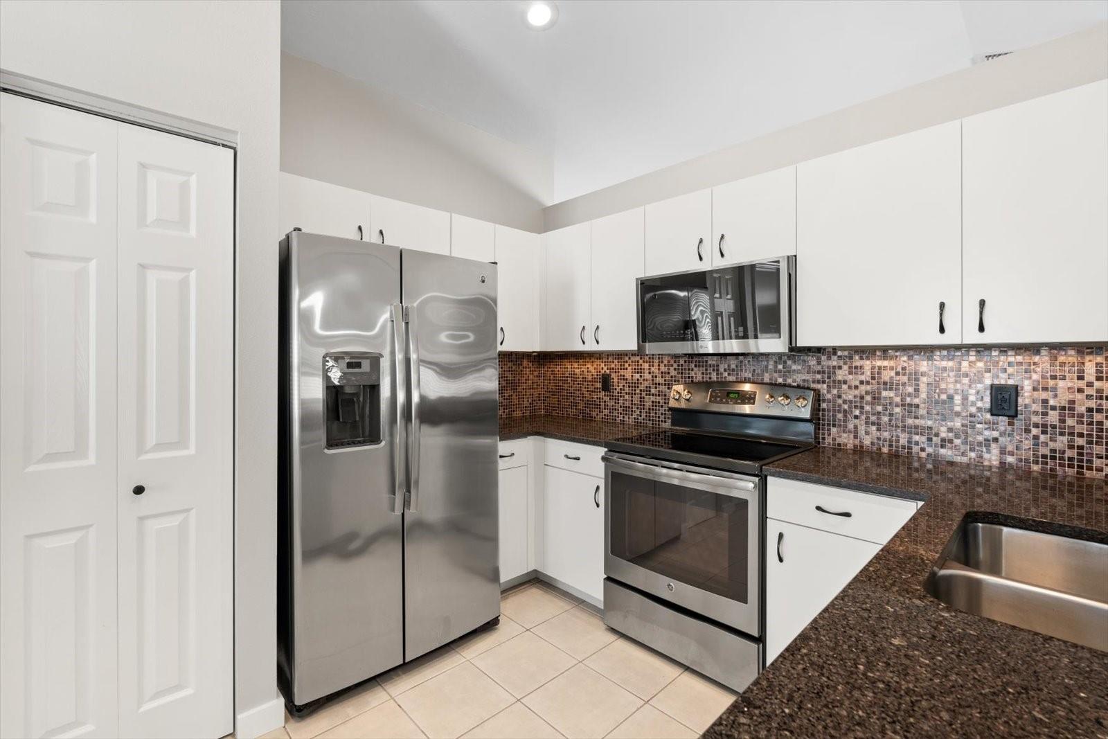 Image 10 of 37 For 3413 5th Drive W