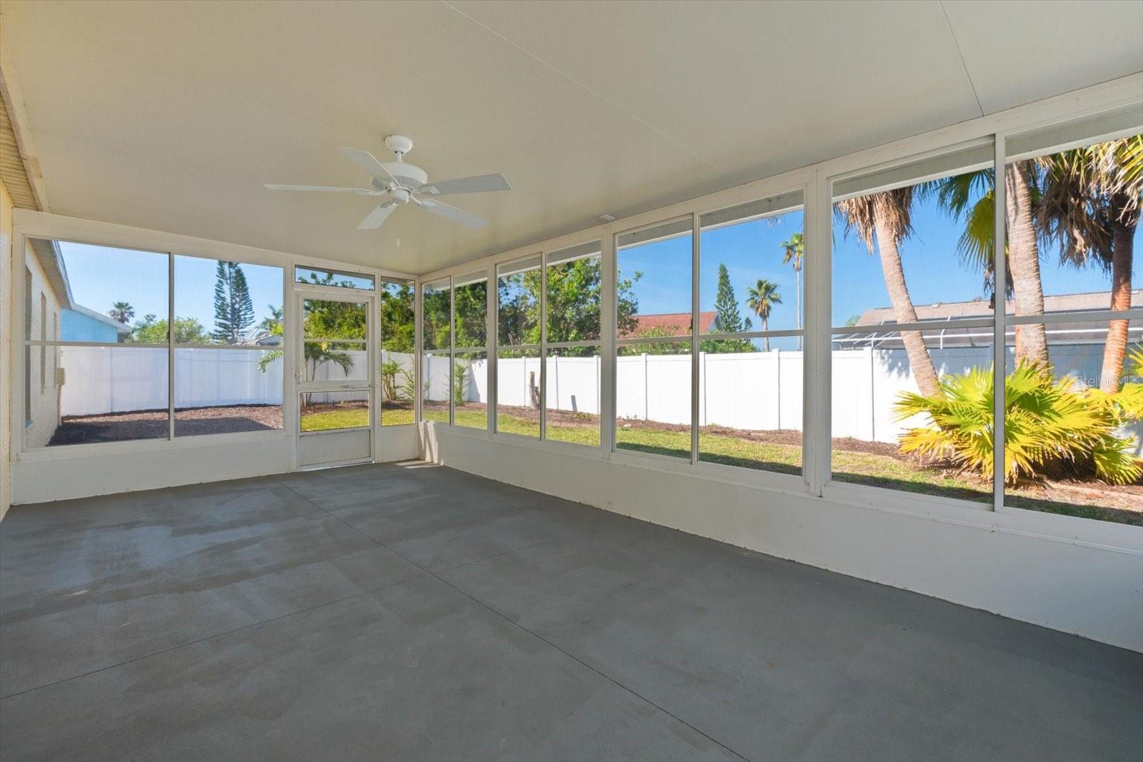 Image 18 of 37 For 3413 5th Drive W