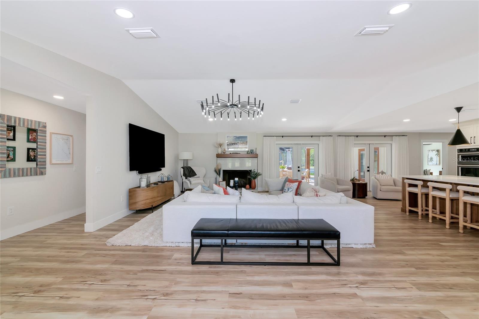 Image 6 of 68 For 1208 Oak Hammock Road