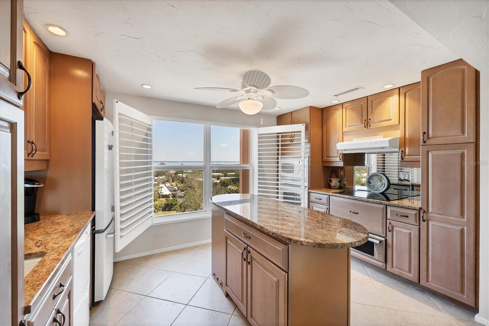 Image 10 of 60 For 4401 Gulf Of Mexico Drive 907