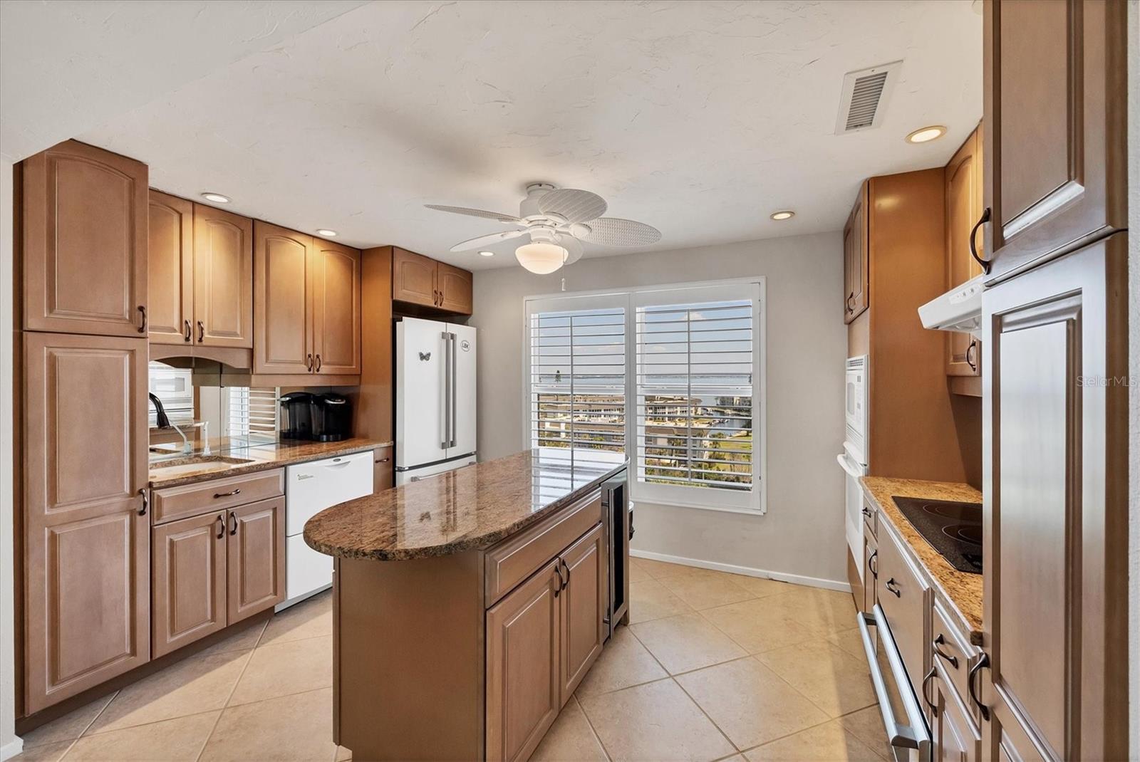 Image 12 of 60 For 4401 Gulf Of Mexico Drive 907