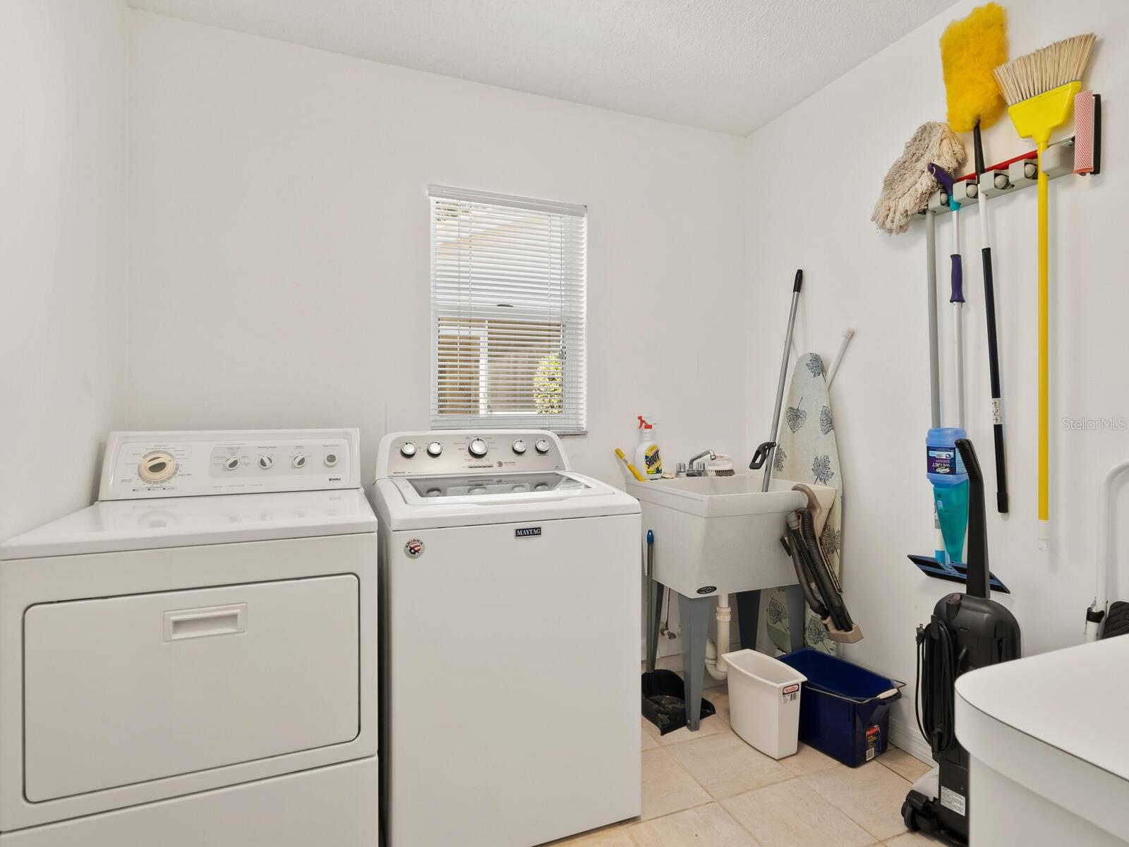 Image 33 of 60 For 3786 Surrey Lane