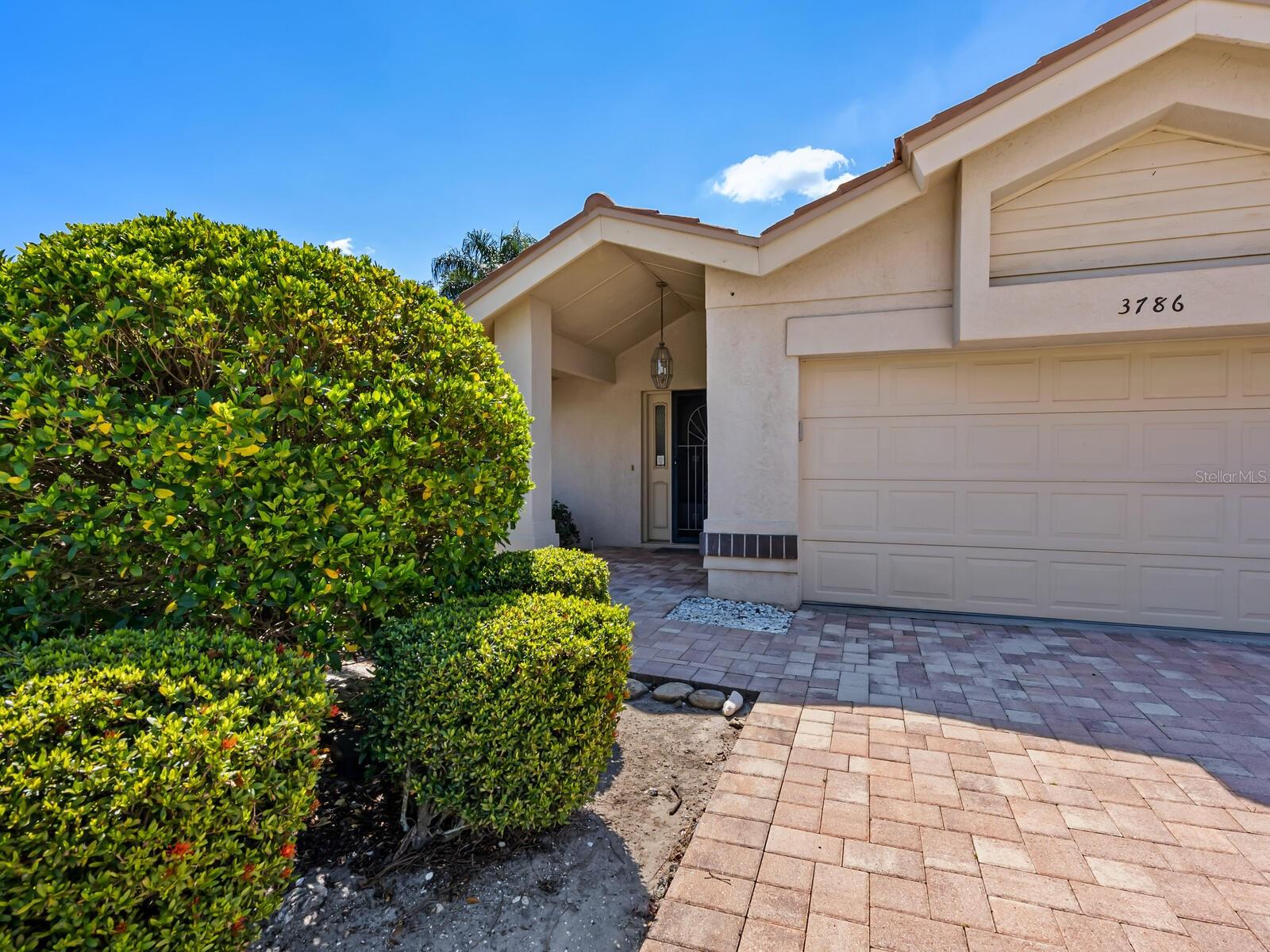Image 6 of 60 For 3786 Surrey Lane