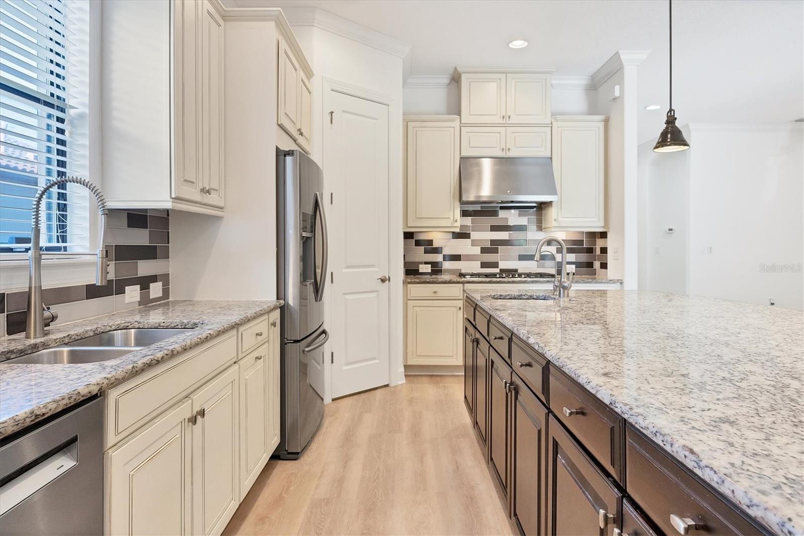Image 12 of 35 For 9914 Craftsman Park Way