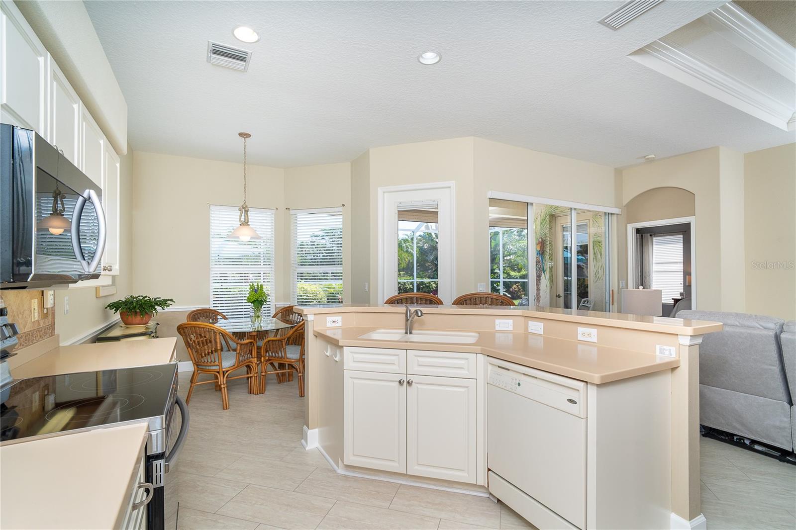 Image 18 of 51 For 108 Amora Avenue
