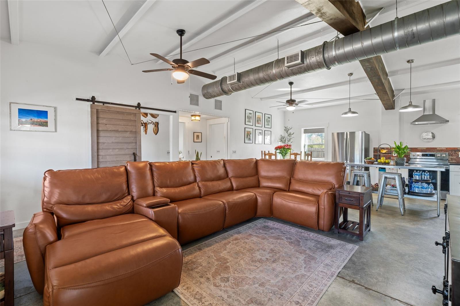 Image 13 of 59 For 29527 Maris Drive