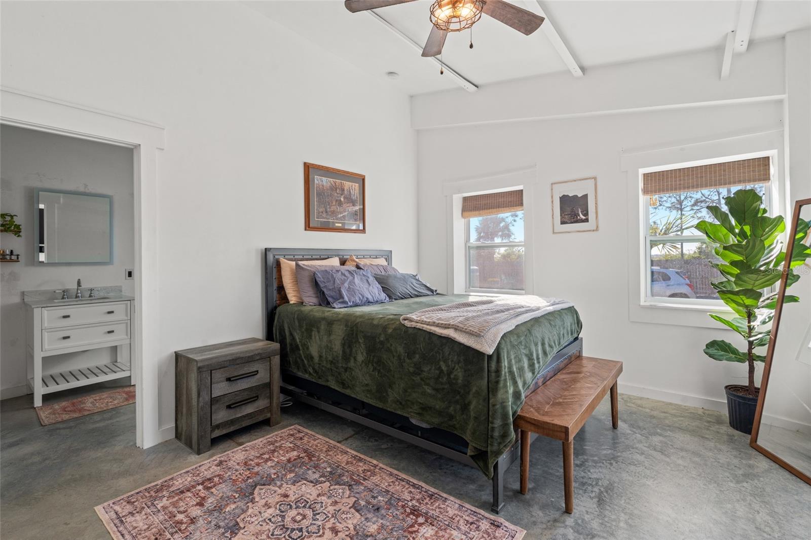 Image 14 of 59 For 29527 Maris Drive