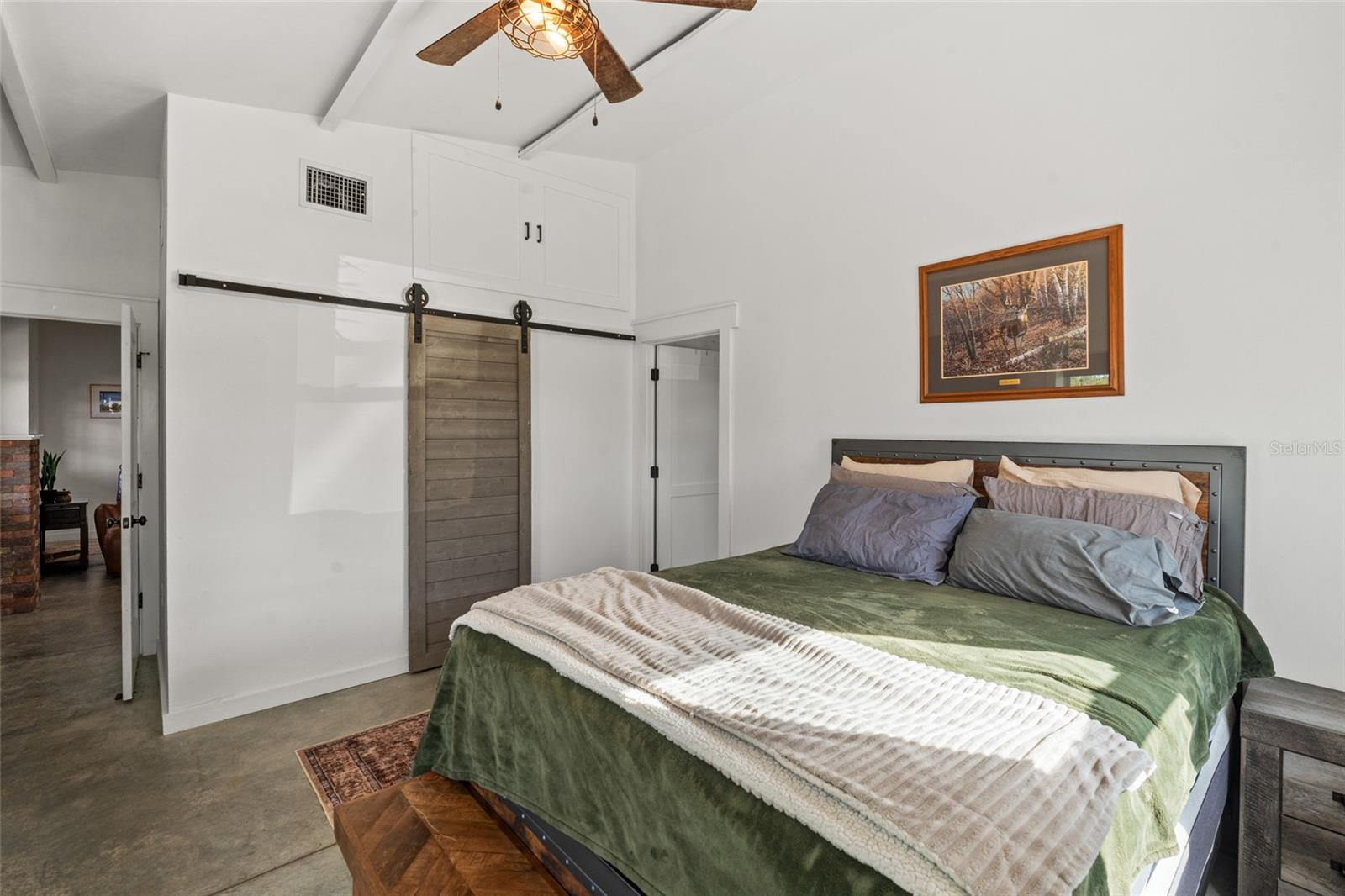 Image 15 of 59 For 29527 Maris Drive