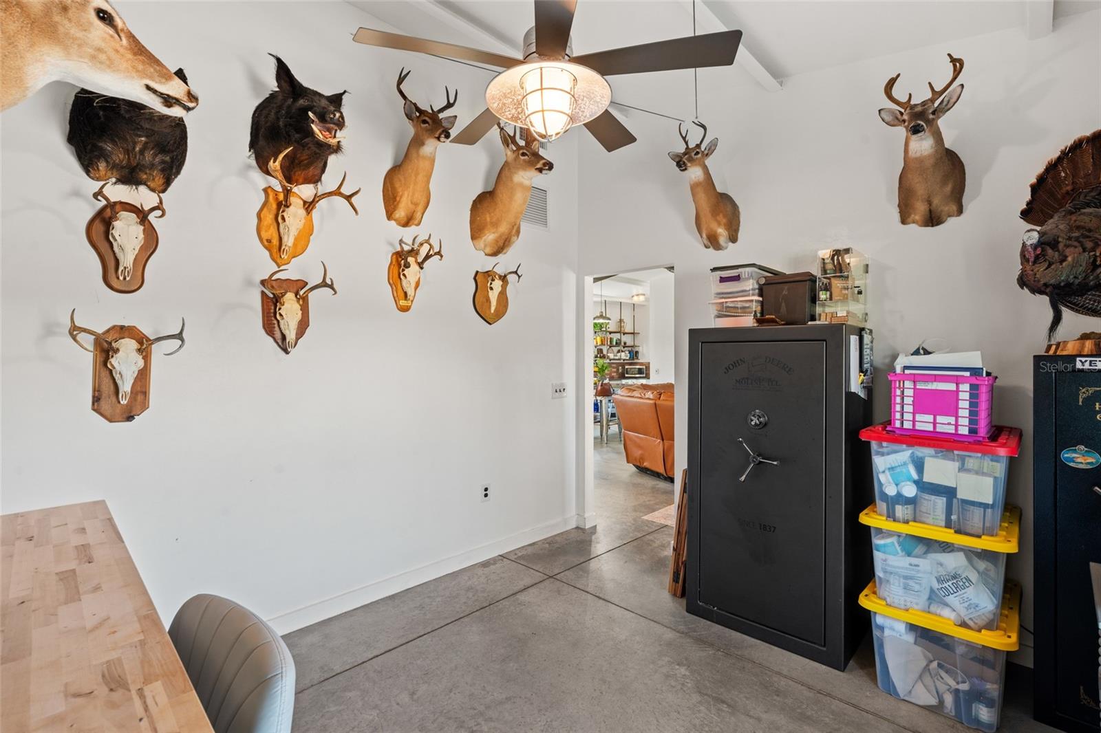 Image 24 of 59 For 29527 Maris Drive