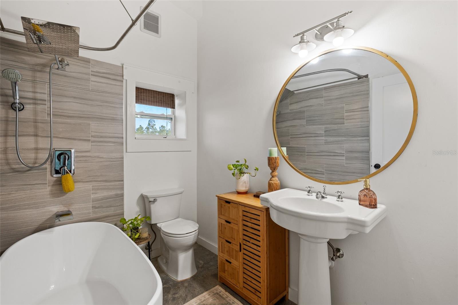 Image 25 of 59 For 29527 Maris Drive