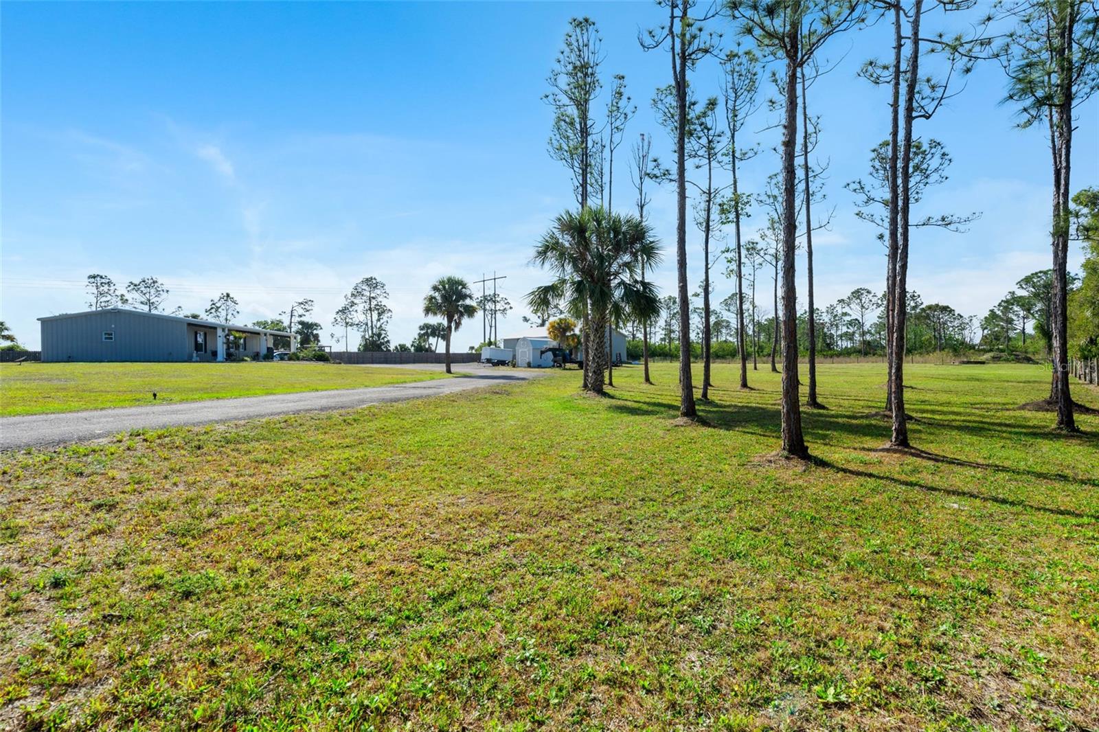 Image 36 of 59 For 29527 Maris Drive