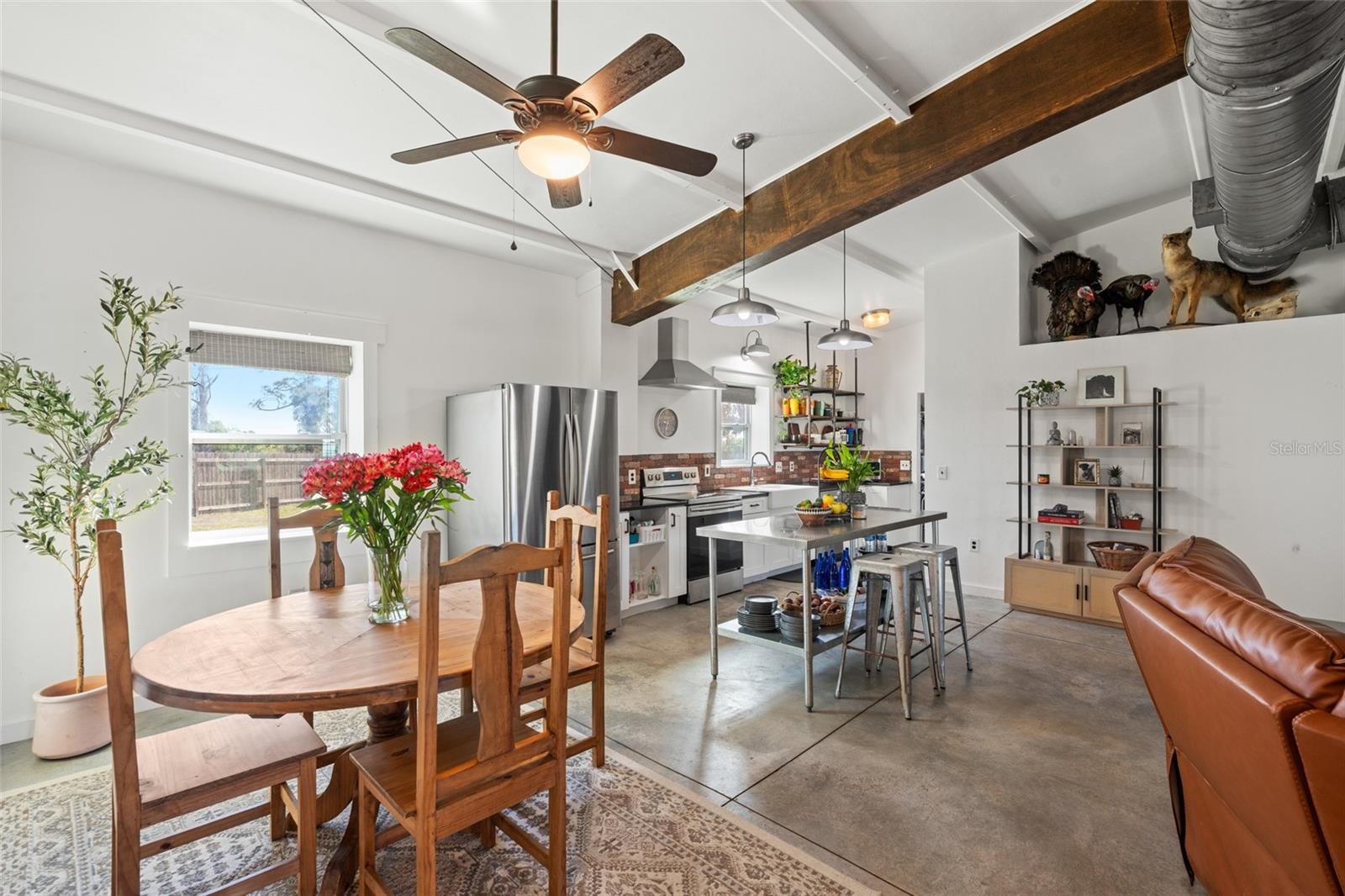 Image 5 of 59 For 29527 Maris Drive