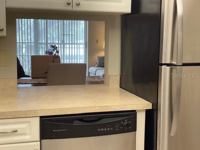 Image 9 of 29 For 1330 Glen Oaks Drive E 276d