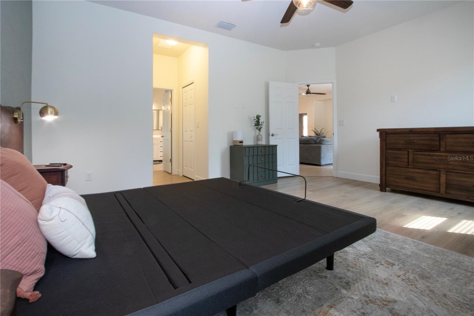 Image 32 of 81 For 12841 Balsam Terrace