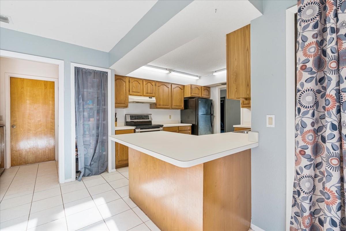 Image 11 of 37 For 2272 Palomar Street